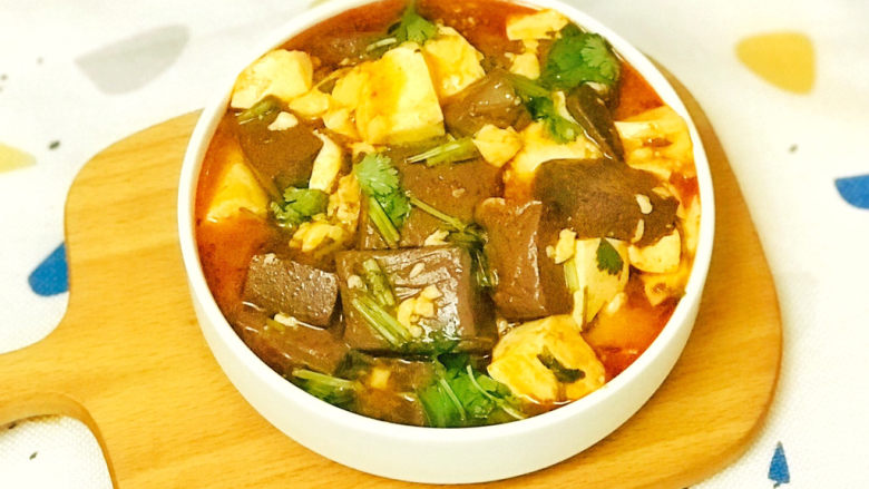 鸭血豆腐汤：传统美食的文化底蕴与现代创新