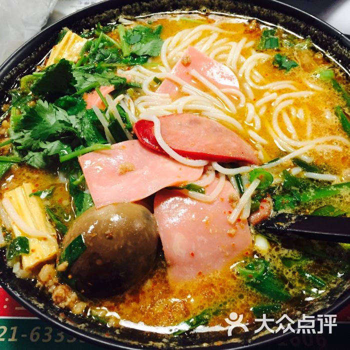 喜锅锅小锅米线：浓香鸡汤，口感独特，满足你的味蕾