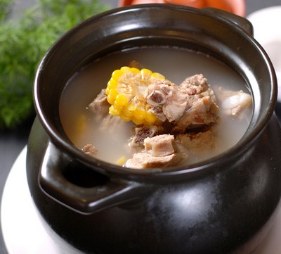 玉米排骨砂锅图片_玉米排骨砂锅汤的做法_砂锅排骨玉米汤